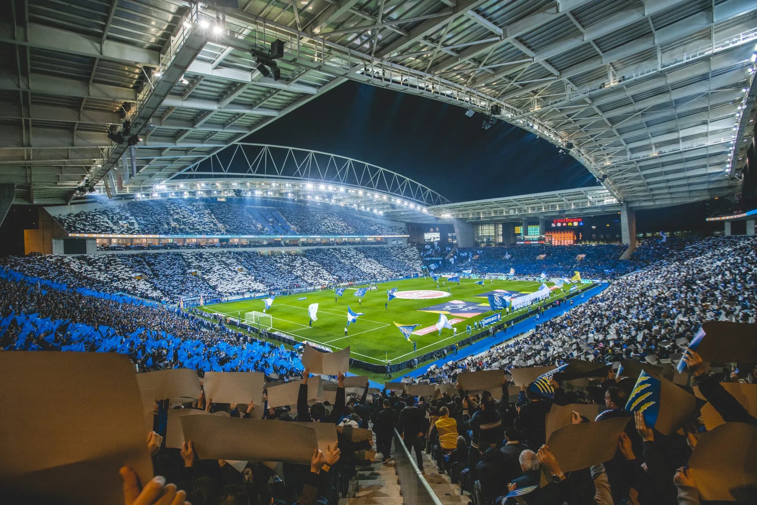 Stemningsfyldte Estadio do Dragao