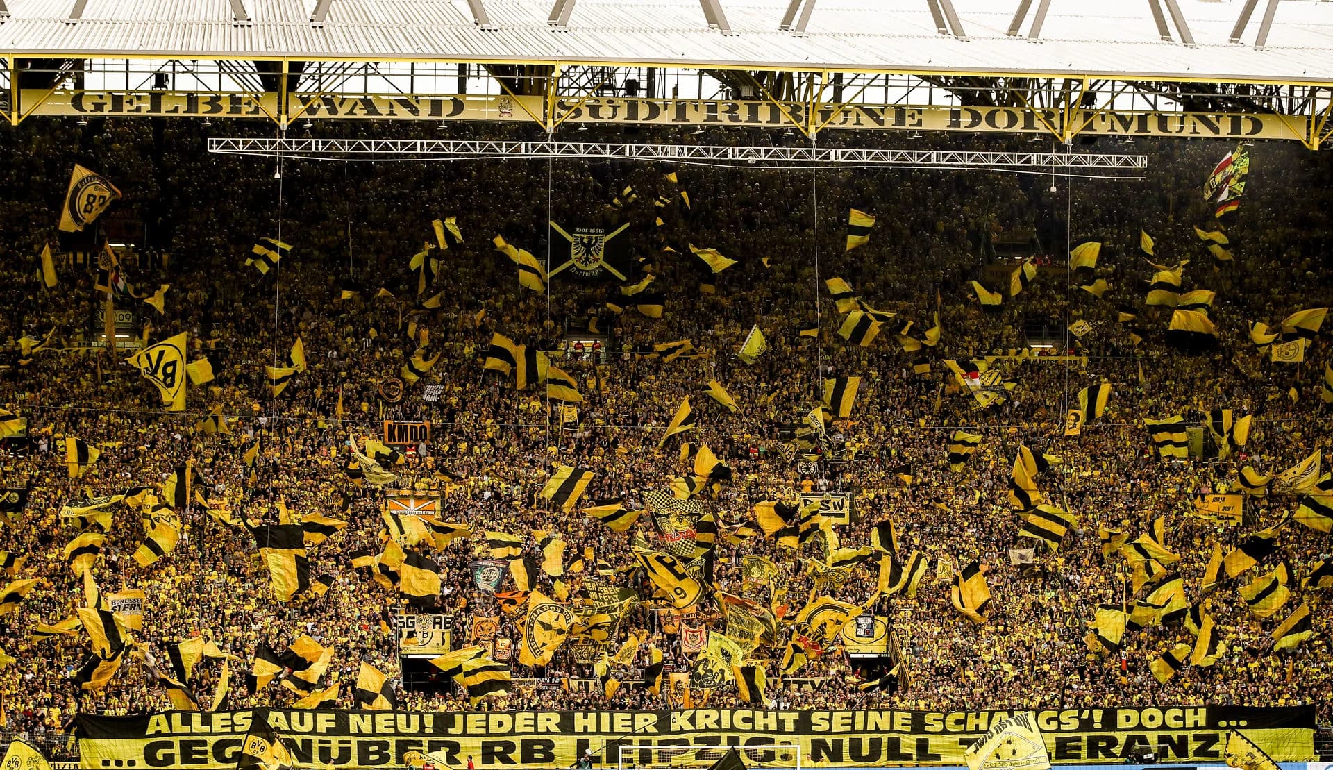 "Den Gule Mur" på Signal Iduna Park
