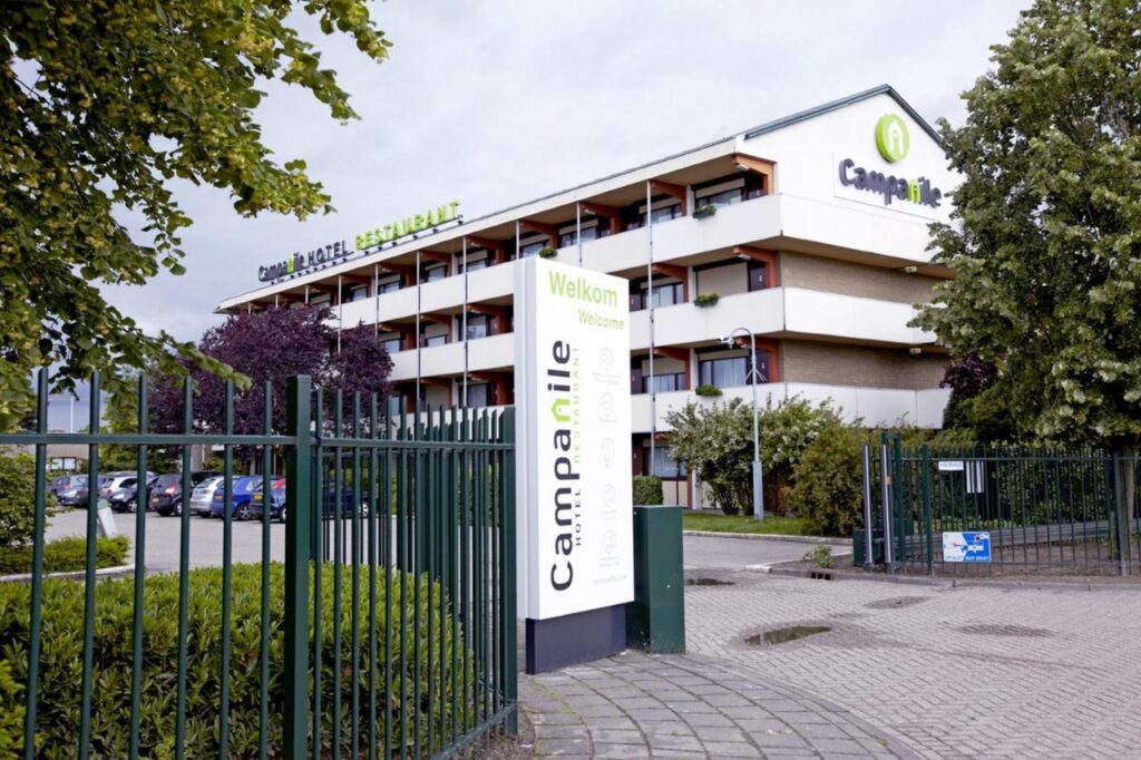 Facaden på Campanile Hotel Eindhoven