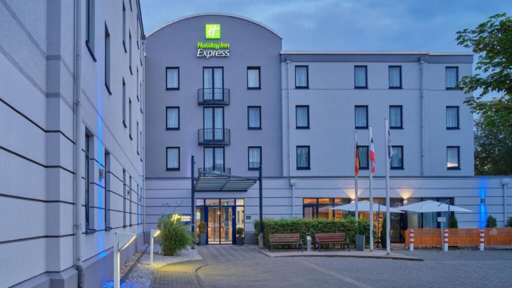 Facaden på Holiday Inn Express Dortmund