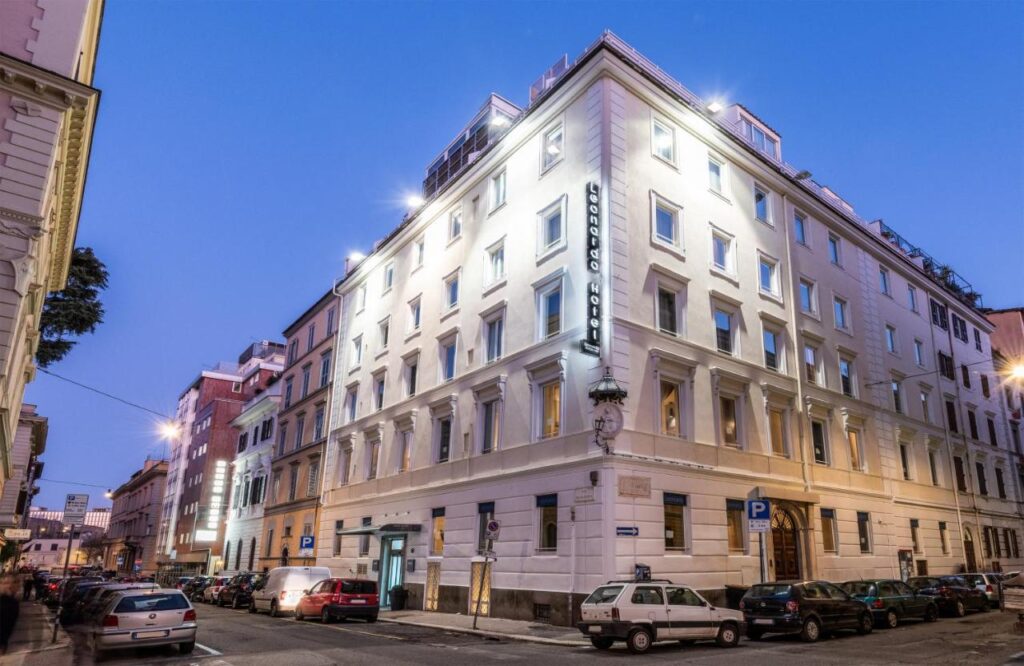 Facaden på Leonardo Boutique Hotel Rome Termini