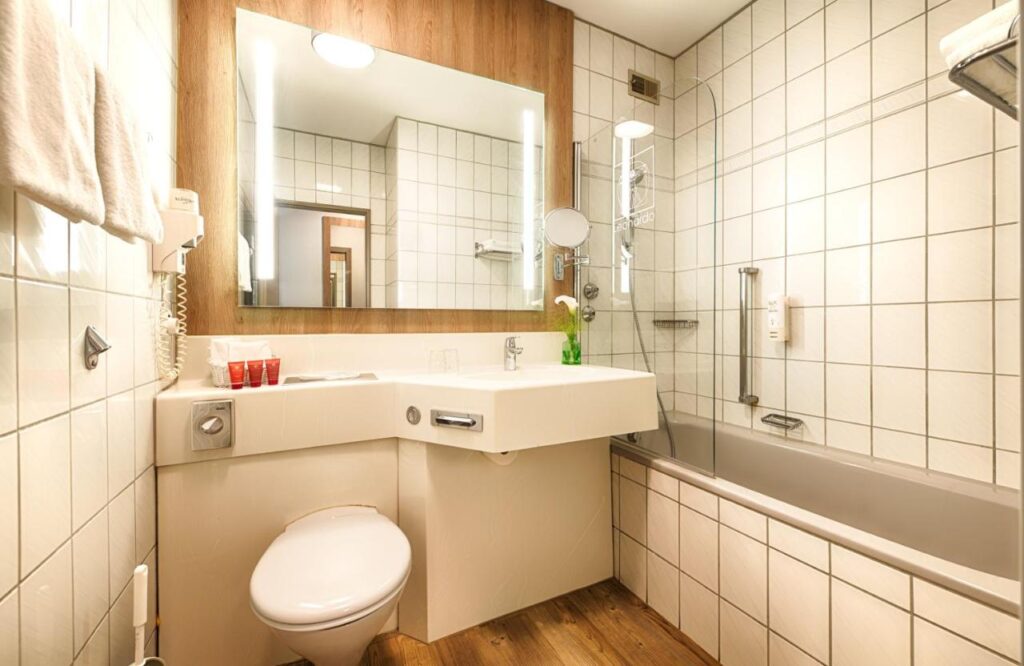 Badeværelse på Leonardo Hotel Wolfsburg City Center