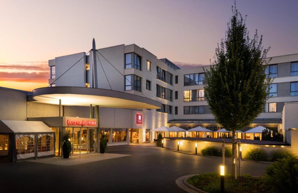 Facaden på Leonardo Hotel Wolfsburg City Center