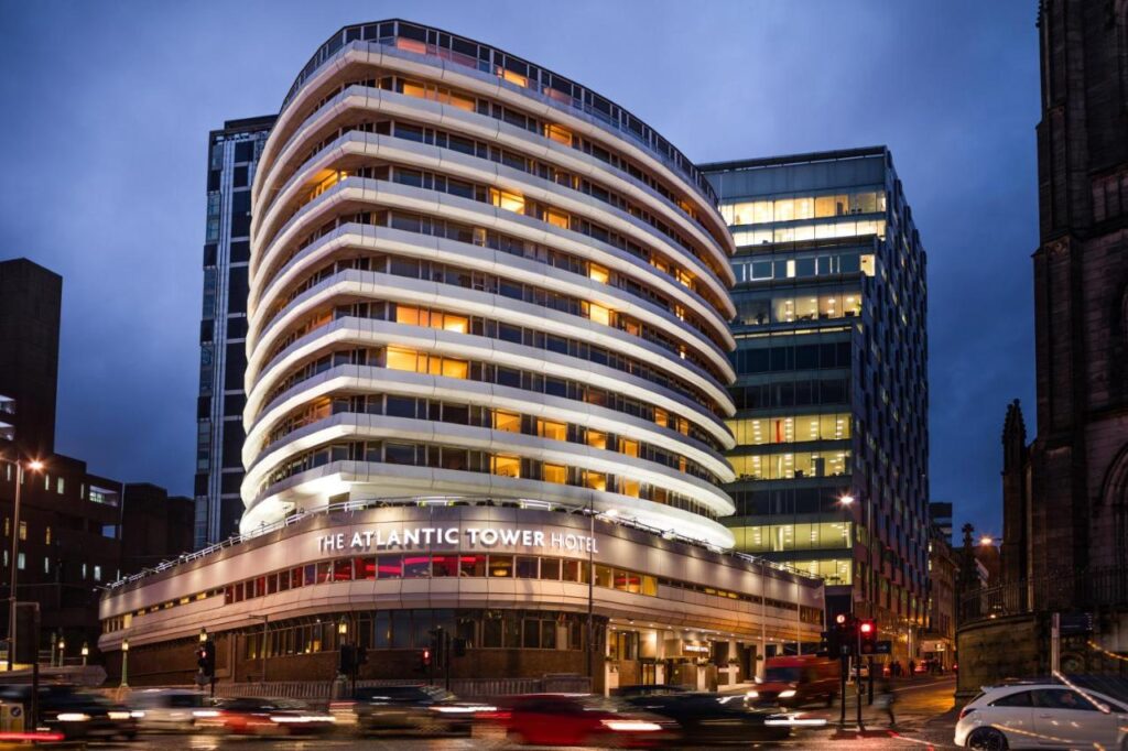 Facaden på Mercure Liverpool Atlantic Tower Hotel