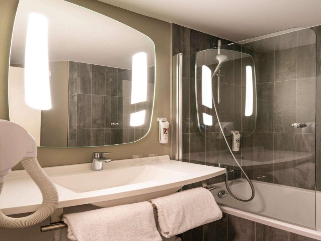 Badeværelse på ibis Paris Alésia Montparnasse 14ème