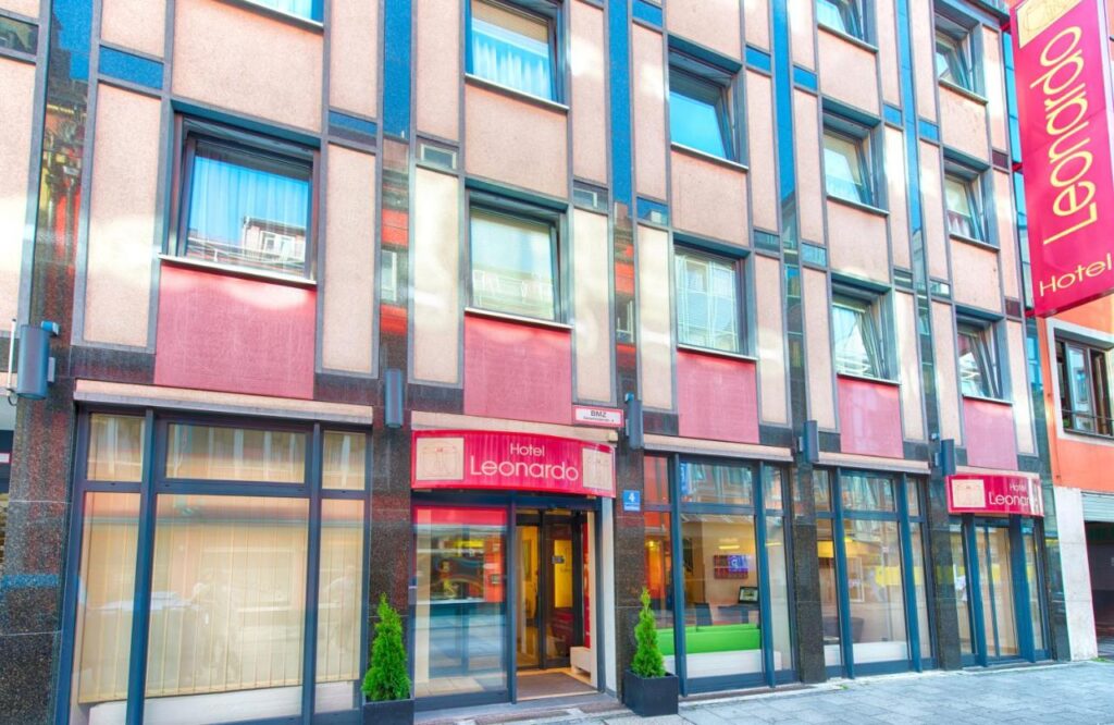 Facaden på Leonardo Hotel München City Center
