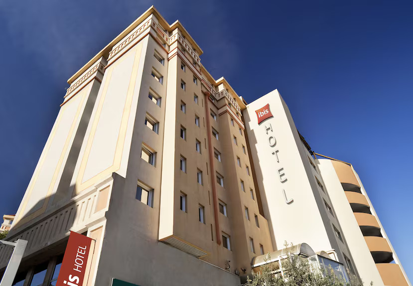 Facaden på ibis Nice Centre Gare