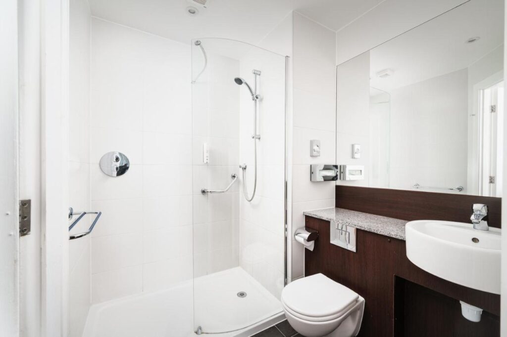 Badeværelse på Rooms Inn Newcastle