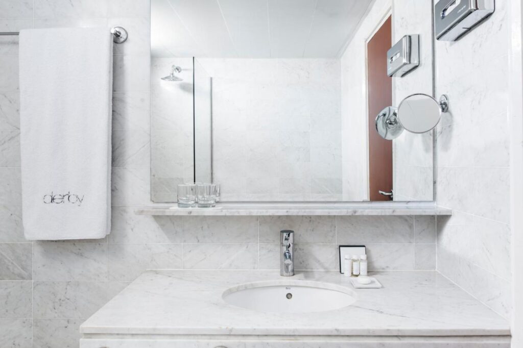 Badeværelse på Hotel Derby Barcelona