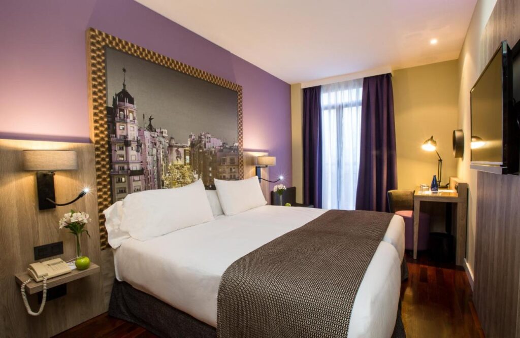 Værelse på Leonardo Hotel Madrid City Center