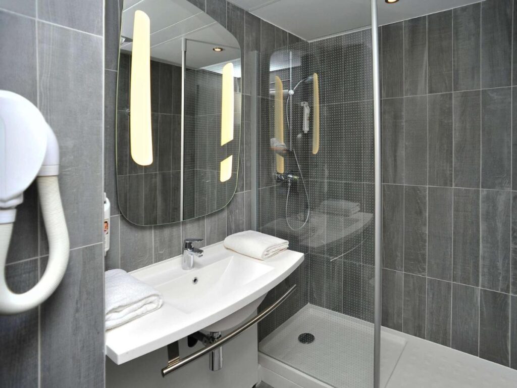 Badeværelse på ibis Lyon Centre