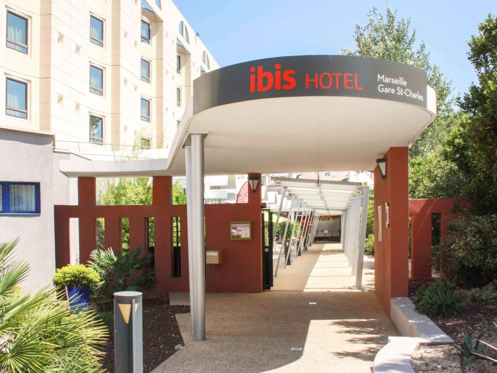 Facaden på ibis Marseille Centre Gare Saint-Charles