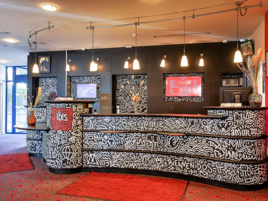 Receptionen på ibis Marseille Centre Gare Saint-Charles