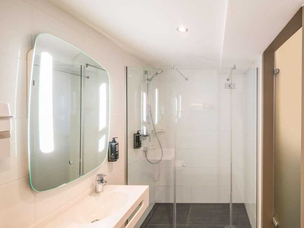 Badeværelse på ibis Muenchen City