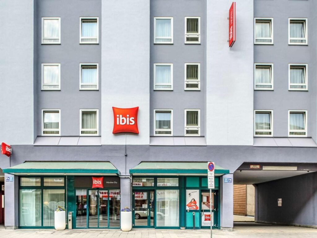 Facaden på ibis Muenchen City